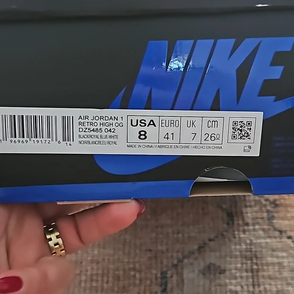 Dead Stock Air Jordan 1 Retro High OG  Royal Reimagined DZ5485 042 Size 8 - Picture 10 of 10